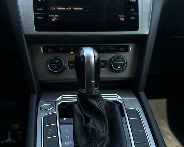 Чорний Фольксваген Пассат, об'ємом двигуна 1.97 л та пробігом 228 тис. км за 15200 $, фото 10 на Automoto.ua