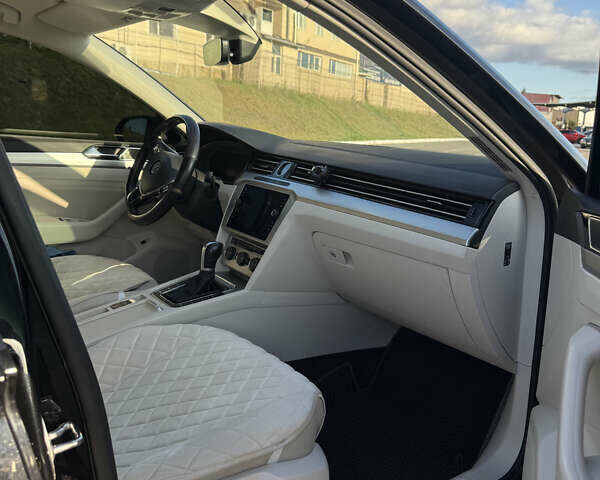 Черный Фольксваген Пассат, объемом двигателя 1.97 л и пробегом 223 тыс. км за 17100 $, фото 26 на Automoto.ua