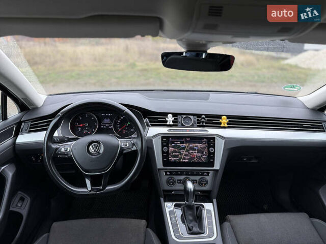 Черный Фольксваген Пассат, объемом двигателя 1.6 л и пробегом 253 тыс. км за 16259 $, фото 18 на Automoto.ua