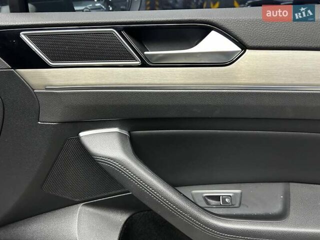 Чорний Фольксваген Пассат, об'ємом двигуна 1.97 л та пробігом 220 тис. км за 17800 $, фото 9 на Automoto.ua