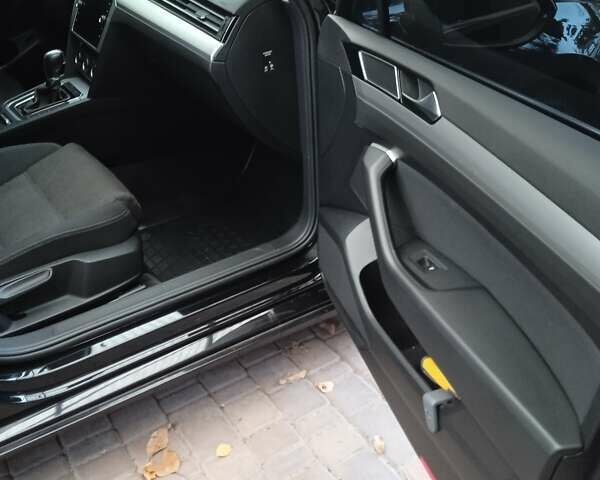 Черный Фольксваген Пассат, объемом двигателя 1.97 л и пробегом 289 тыс. км за 16500 $, фото 16 на Automoto.ua