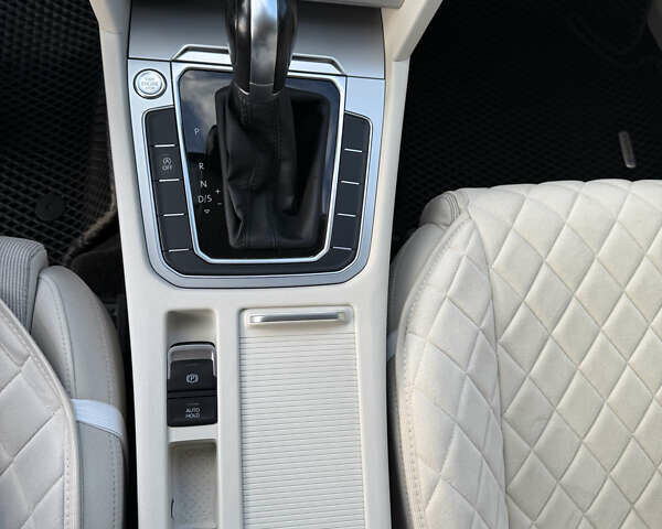 Черный Фольксваген Пассат, объемом двигателя 1.97 л и пробегом 223 тыс. км за 17100 $, фото 24 на Automoto.ua