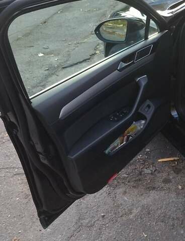 Черный Фольксваген Пассат, объемом двигателя 1.97 л и пробегом 200 тыс. км за 21700 $, фото 15 на Automoto.ua