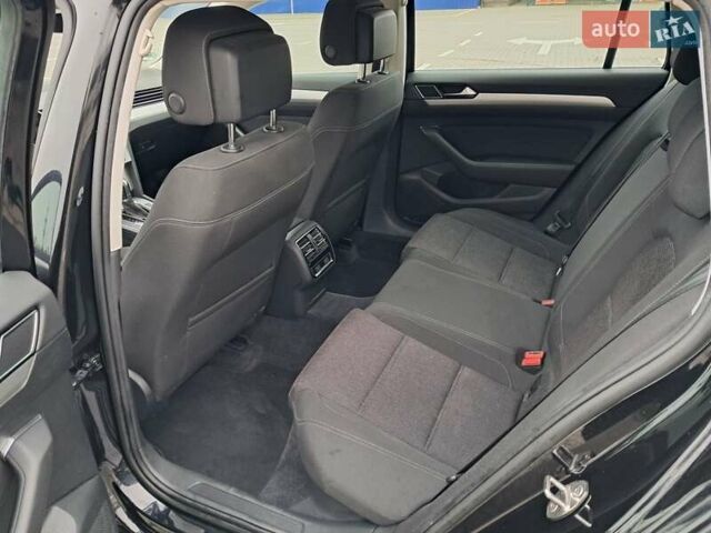 Черный Фольксваген Пассат, объемом двигателя 1.97 л и пробегом 250 тыс. км за 17299 $, фото 10 на Automoto.ua