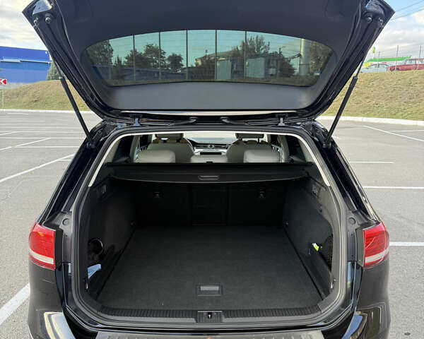 Черный Фольксваген Пассат, объемом двигателя 1.97 л и пробегом 223 тыс. км за 17100 $, фото 10 на Automoto.ua