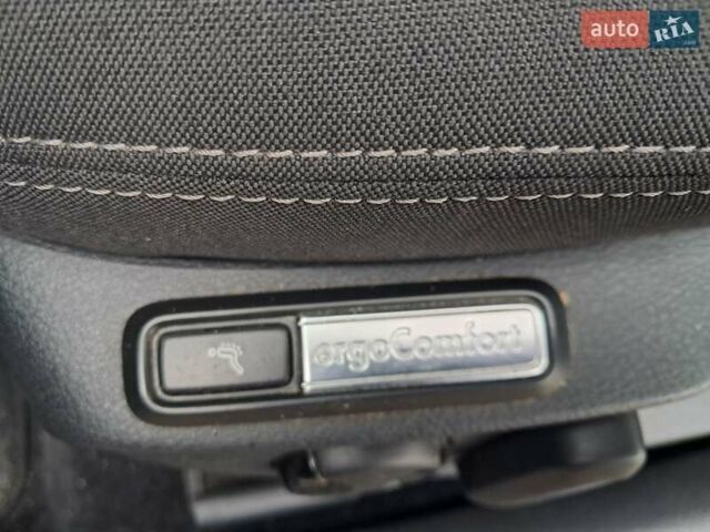 Черный Фольксваген Пассат, объемом двигателя 2 л и пробегом 230 тыс. км за 17200 $, фото 17 на Automoto.ua