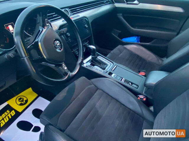 Чорний Фольксваген Пассат, об'ємом двигуна 2 л та пробігом 235 тис. км за 18600 $, фото 10 на Automoto.ua