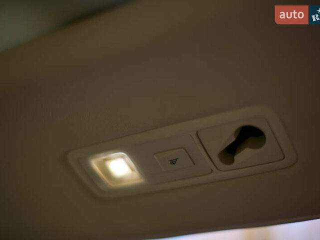 Чорний Фольксваген Пассат, об'ємом двигуна 2 л та пробігом 244 тис. км за 18500 $, фото 28 на Automoto.ua