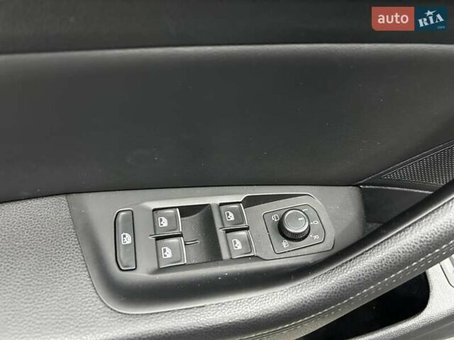 Чорний Фольксваген Пассат, об'ємом двигуна 1.97 л та пробігом 220 тис. км за 17800 $, фото 27 на Automoto.ua