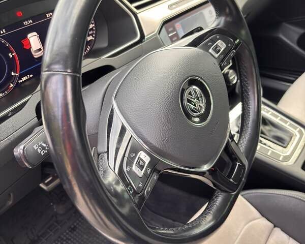 Чорний Фольксваген Пассат, об'ємом двигуна 1.97 л та пробігом 232 тис. км за 18500 $, фото 18 на Automoto.ua