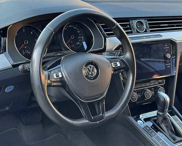 Черный Фольксваген Пассат, объемом двигателя 2 л и пробегом 190 тыс. км за 17200 $, фото 10 на Automoto.ua