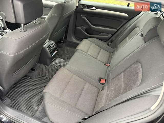 Черный Фольксваген Пассат, объемом двигателя 1.6 л и пробегом 253 тыс. км за 16259 $, фото 17 на Automoto.ua