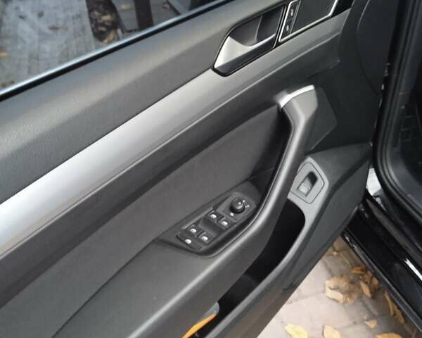 Черный Фольксваген Пассат, объемом двигателя 1.97 л и пробегом 289 тыс. км за 16500 $, фото 8 на Automoto.ua