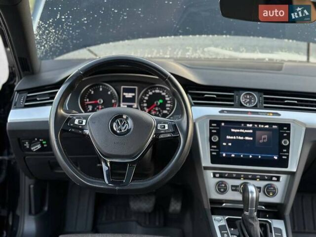 Черный Фольксваген Пассат, объемом двигателя 1.97 л и пробегом 224 тыс. км за 16000 $, фото 11 на Automoto.ua