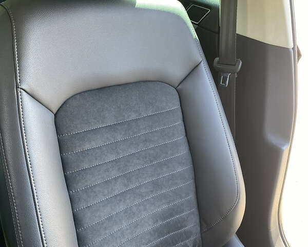 Черный Фольксваген Пассат, объемом двигателя 2 л и пробегом 252 тыс. км за 17800 $, фото 13 на Automoto.ua