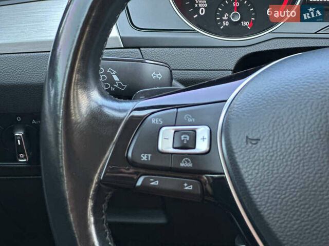 Черный Фольксваген Пассат, объемом двигателя 1.97 л и пробегом 225 тыс. км за 15500 $, фото 26 на Automoto.ua