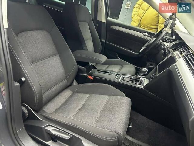 Черный Фольксваген Пассат, объемом двигателя 2 л и пробегом 239 тыс. км за 15300 $, фото 14 на Automoto.ua