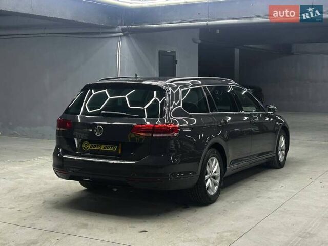 Черный Фольксваген Пассат, объемом двигателя 2 л и пробегом 239 тыс. км за 15300 $, фото 5 на Automoto.ua