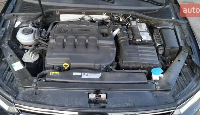 Черный Фольксваген Пассат, объемом двигателя 1.97 л и пробегом 200 тыс. км за 21700 $, фото 19 на Automoto.ua