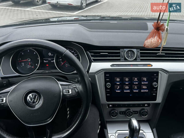 Черный Фольксваген Пассат, объемом двигателя 1.6 л и пробегом 280 тыс. км за 14500 $, фото 9 на Automoto.ua