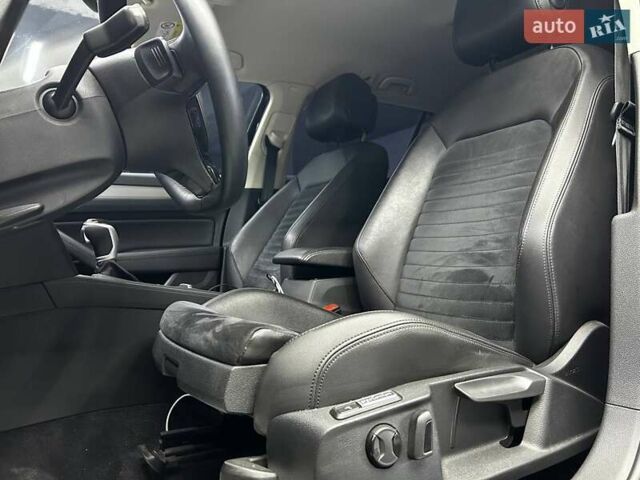 Чорний Фольксваген Пассат, об'ємом двигуна 1.97 л та пробігом 220 тис. км за 17800 $, фото 23 на Automoto.ua