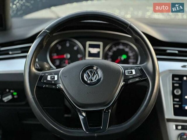 Черный Фольксваген Пассат, объемом двигателя 1.97 л и пробегом 224 тыс. км за 16000 $, фото 13 на Automoto.ua