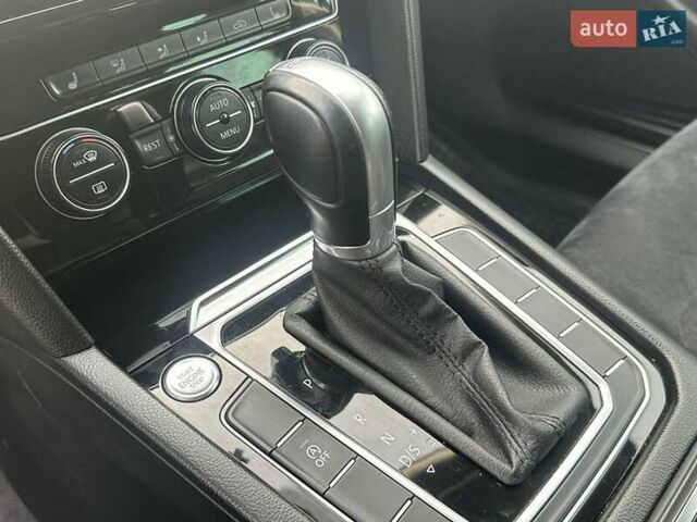 Черный Фольксваген Пассат, объемом двигателя 1.97 л и пробегом 270 тыс. км за 17900 $, фото 2 на Automoto.ua