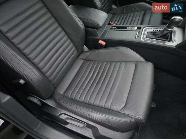 Фольксваген Пассат 2018 у Ковель на Automoto.ua Чорний Фольксваген Пассат, об'ємом двигуна 2 л та пробігом 234 тис. км за 18599 $, фото 70 на Automoto.ua