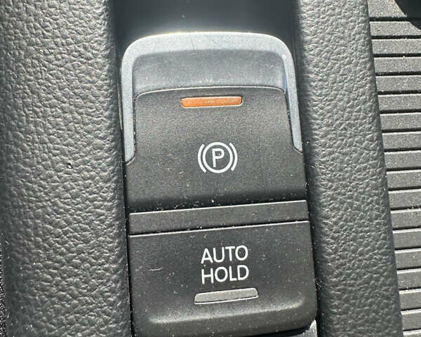 Фольксваген Пассат 2018 у Києві на Automoto.ua Чорний Фольксваген Пассат, об'ємом двигуна 1.97 л та пробігом 280 тис. км за 13900 $, фото 13 на Automoto.ua