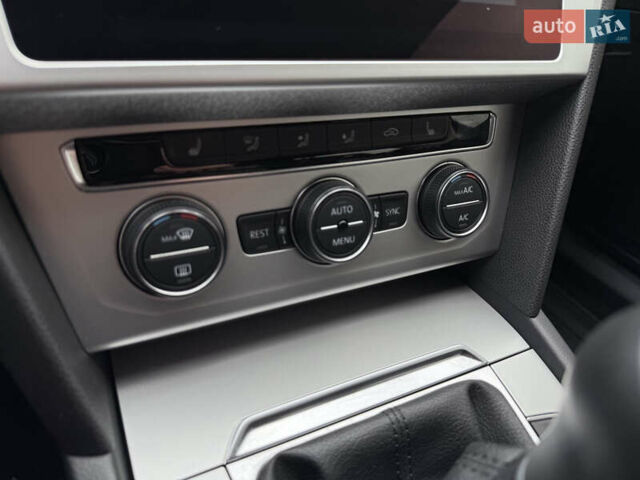 Чорний Фольксваген Пассат, об'ємом двигуна 1.97 л та пробігом 305 тис. км за 14000 $, фото 10 на Automoto.ua