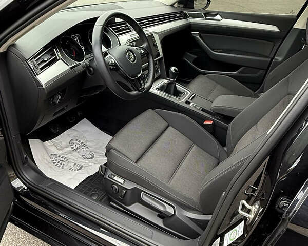 Чорний Фольксваген Пассат, об'ємом двигуна 1.97 л та пробігом 305 тис. км за 14000 $, фото 11 на Automoto.ua