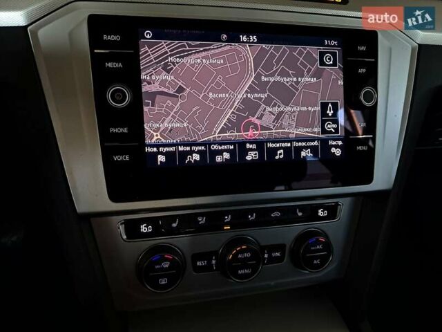 Черный Фольксваген Пассат, объемом двигателя 1.6 л и пробегом 230 тыс. км за 16700 $, фото 21 на Automoto.ua
