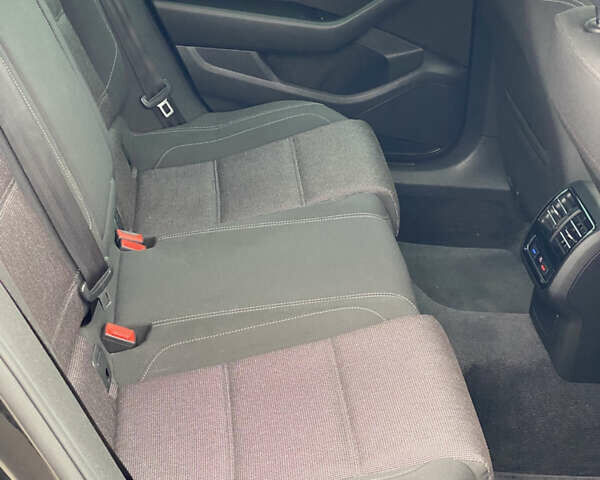 Черный Фольксваген Пассат, объемом двигателя 1.97 л и пробегом 214 тыс. км за 18999 $, фото 27 на Automoto.ua