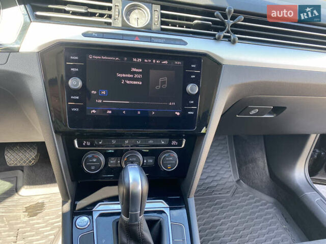 Черный Фольксваген Пассат, объемом двигателя 2 л и пробегом 252 тыс. км за 17800 $, фото 19 на Automoto.ua