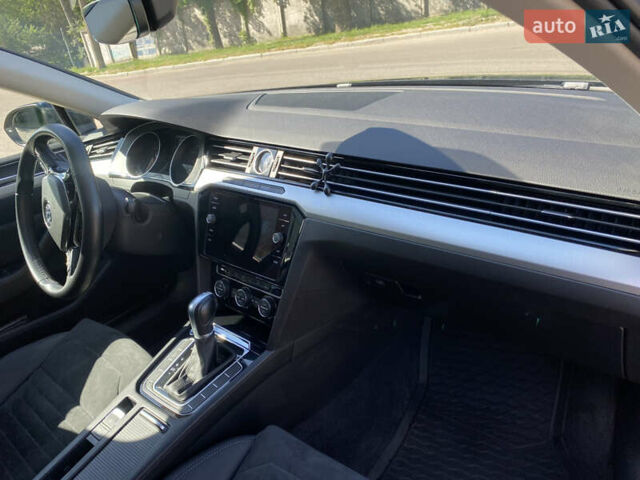 Черный Фольксваген Пассат, объемом двигателя 2 л и пробегом 252 тыс. км за 17800 $, фото 16 на Automoto.ua