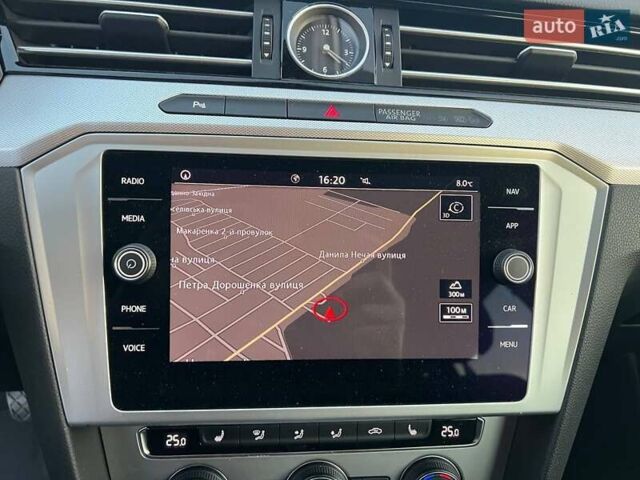 Черный Фольксваген Пассат, объемом двигателя 1.97 л и пробегом 270 тыс. км за 15700 $, фото 19 на Automoto.ua