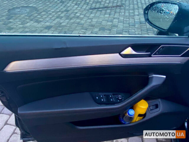 Чорний Фольксваген Пассат, об'ємом двигуна 2 л та пробігом 235 тис. км за 18600 $, фото 9 на Automoto.ua