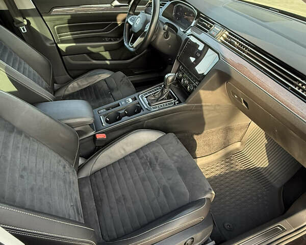 Черный Фольксваген Пассат, объемом двигателя 1.97 л и пробегом 129 тыс. км за 27000 $, фото 31 на Automoto.ua