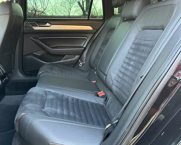 Черный Фольксваген Пассат, объемом двигателя 2 л и пробегом 186 тыс. км за 19950 $, фото 101 на Automoto.ua