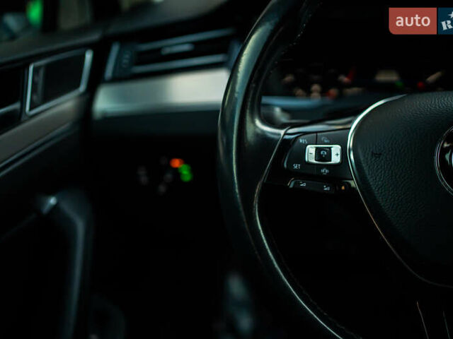 Черный Фольксваген Пассат, объемом двигателя 2 л и пробегом 215 тыс. км за 21700 $, фото 73 на Automoto.ua