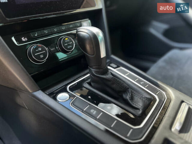 Черный Фольксваген Пассат, объемом двигателя 2 л и пробегом 188 тыс. км за 21998 $, фото 17 на Automoto.ua