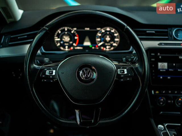 Черный Фольксваген Пассат, объемом двигателя 2 л и пробегом 215 тыс. км за 21700 $, фото 71 на Automoto.ua