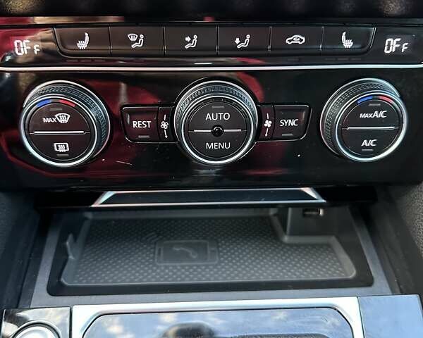 Черный Фольксваген Пассат, объемом двигателя 2 л и пробегом 186 тыс. км за 19950 $, фото 64 на Automoto.ua