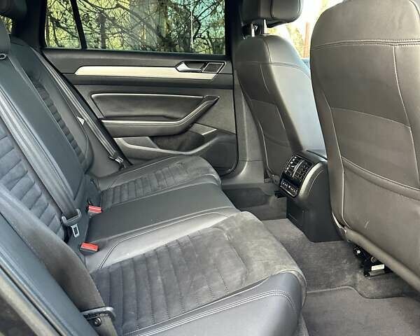 Черный Фольксваген Пассат, объемом двигателя 2 л и пробегом 186 тыс. км за 19950 $, фото 118 на Automoto.ua