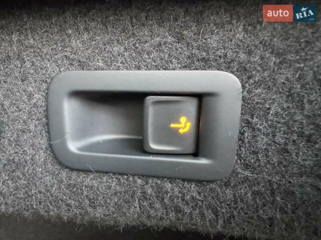 Черный Фольксваген Пассат, объемом двигателя 1.97 л и пробегом 200 тыс. км за 23300 $, фото 77 на Automoto.ua