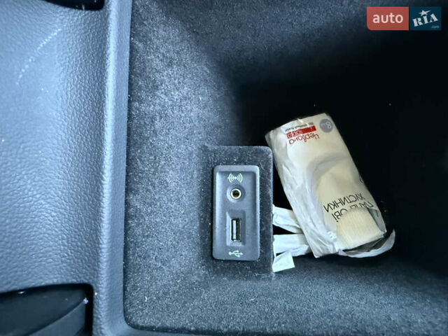 Чорний Фольксваген Пассат, об'ємом двигуна 2 л та пробігом 274 тис. км за 17650 $, фото 27 на Automoto.ua