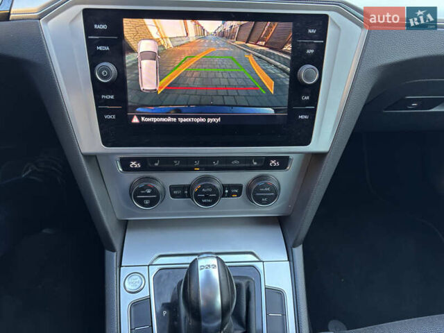 Чорний Фольксваген Пассат, об'ємом двигуна 2 л та пробігом 220 тис. км за 17300 $, фото 24 на Automoto.ua