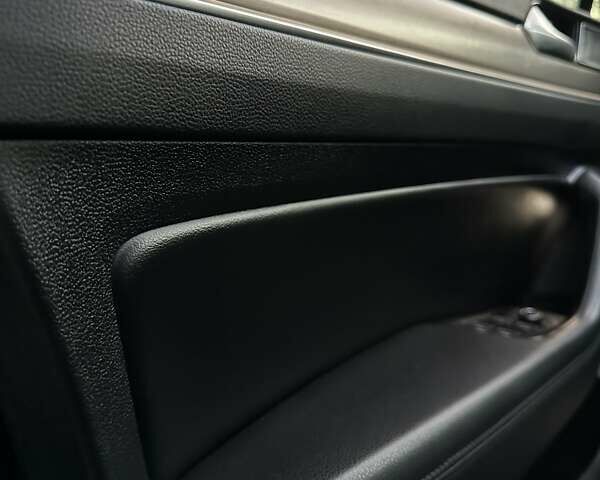 Черный Фольксваген Пассат, объемом двигателя 2 л и пробегом 186 тыс. км за 20499 $, фото 105 на Automoto.ua