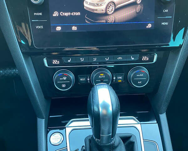 Черный Фольксваген Пассат, объемом двигателя 2 л и пробегом 235 тыс. км за 19771 $, фото 17 на Automoto.ua