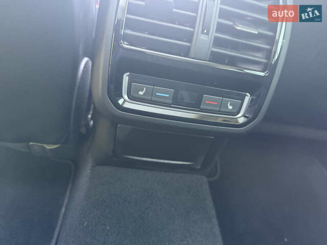 Черный Фольксваген Пассат, объемом двигателя 1.97 л и пробегом 187 тыс. км за 22350 $, фото 3 на Automoto.ua